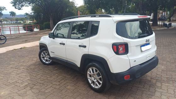 JEEP RENEGADE 1.8 16V FLEX SPORT 4P AUTOMÁTICO JEEP RENEGADE 1.8 16V FLEX SPORT 4P AUTOMÁTICO
